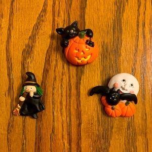 Halloween- witch, moon, pumpkin pins
